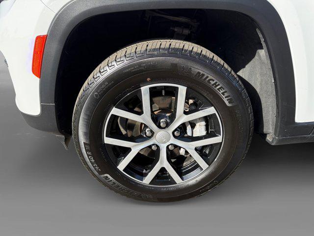 used 2024 Jeep Grand Cherokee car, priced at $29,603