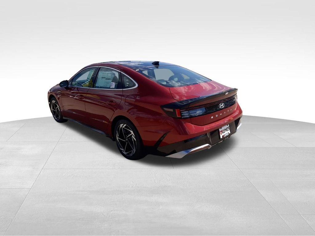 new 2025 Hyundai Sonata car, priced at $29,239