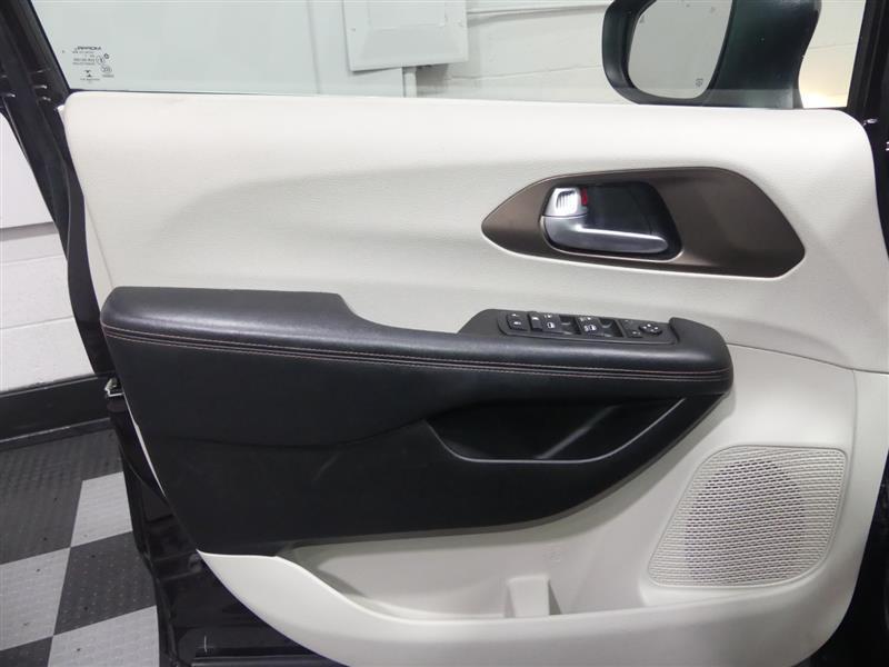 used 2018 Chrysler Pacifica car, priced at $10,499