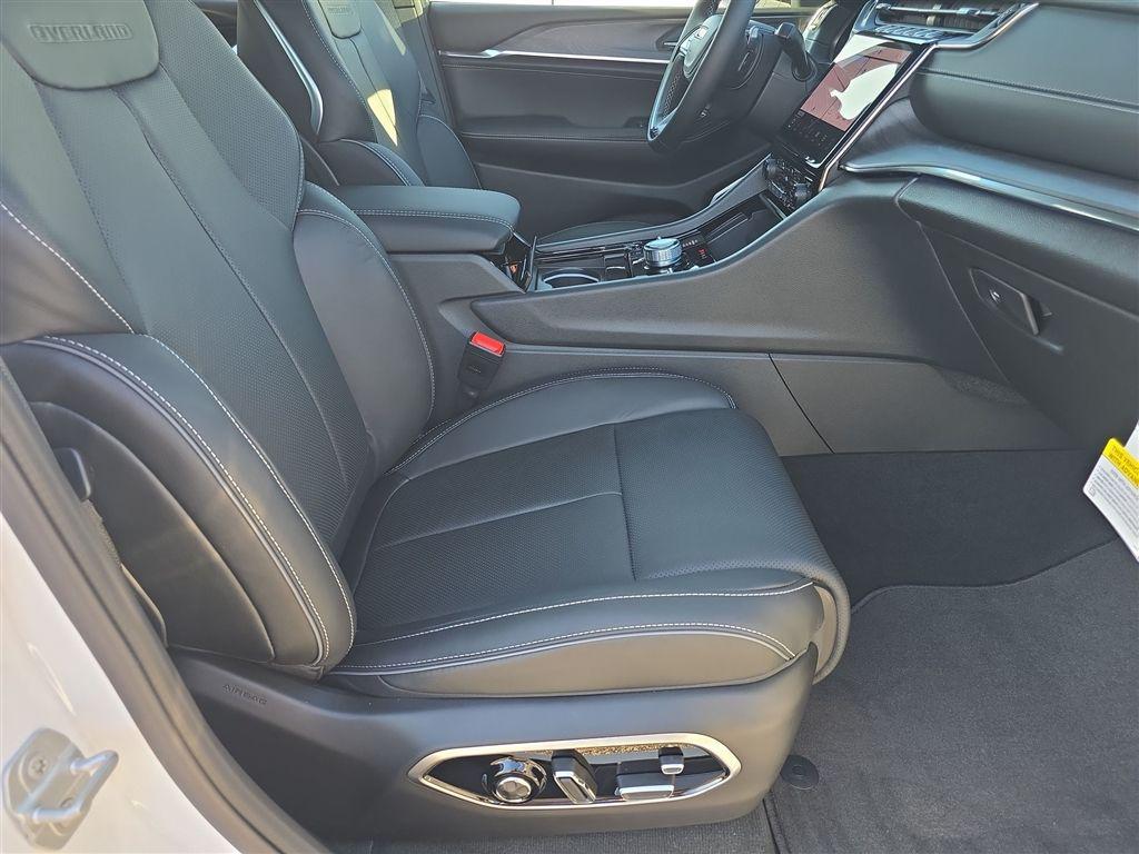 new 2025 Jeep Grand Cherokee car, priced at $57,385