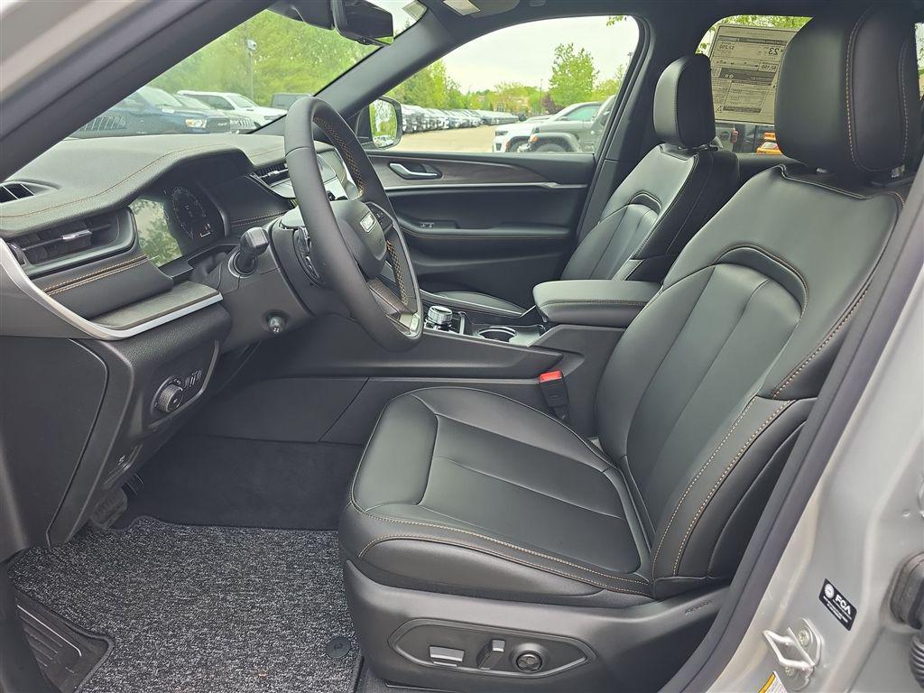 new 2026 Jeep Grand Cherokee car, priced at $46,086
