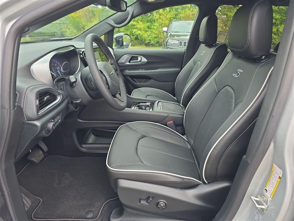 new 2026 Chrysler Pacifica car, priced at $50,396