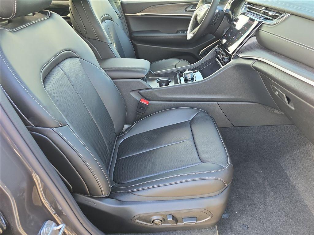 new 2025 Jeep Grand Cherokee L car, priced at $54,559