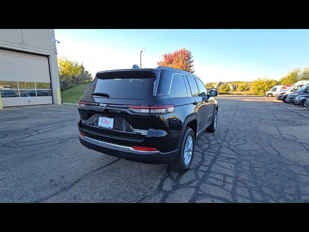 new 2025 Jeep Grand Cherokee car, priced at $40,683