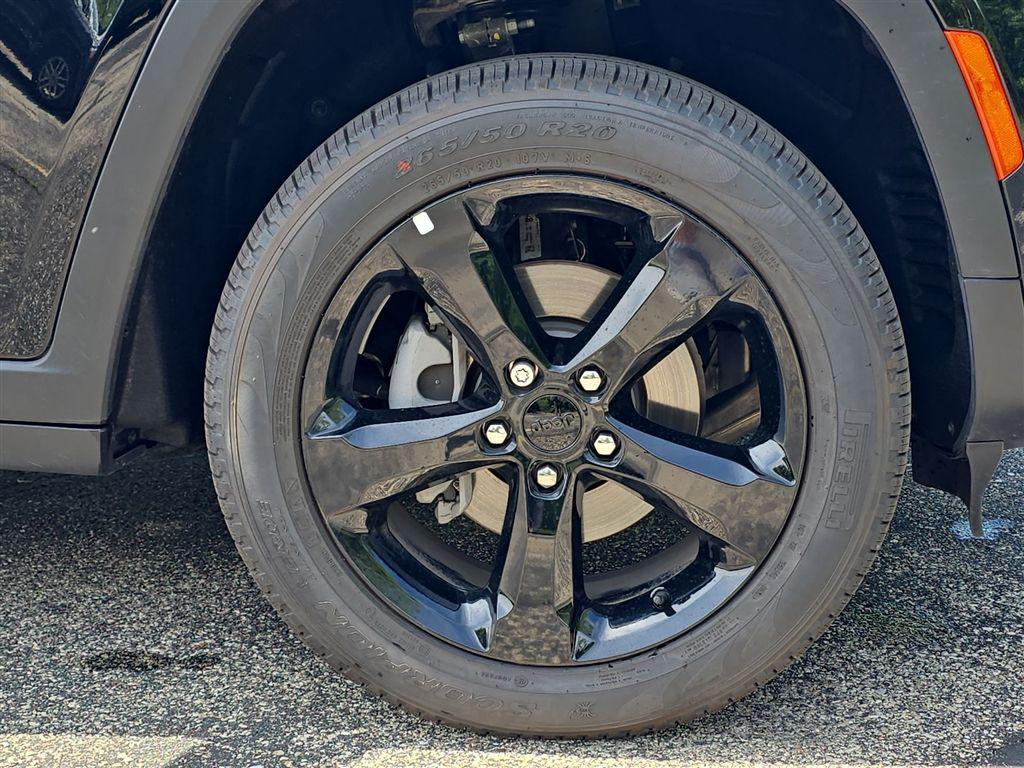 new 2026 Jeep Grand Cherokee car, priced at $44,240