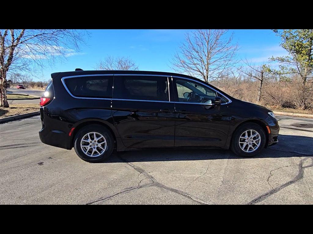 used 2024 Chrysler Pacifica car, priced at $27,990