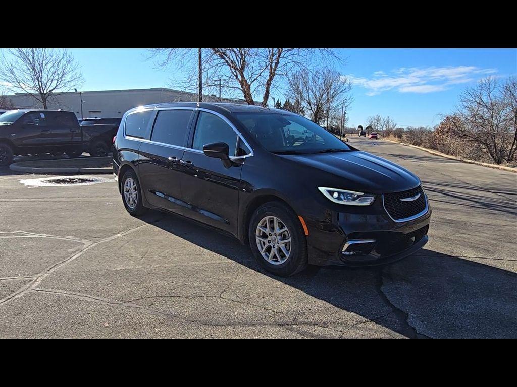 used 2024 Chrysler Pacifica car, priced at $27,990