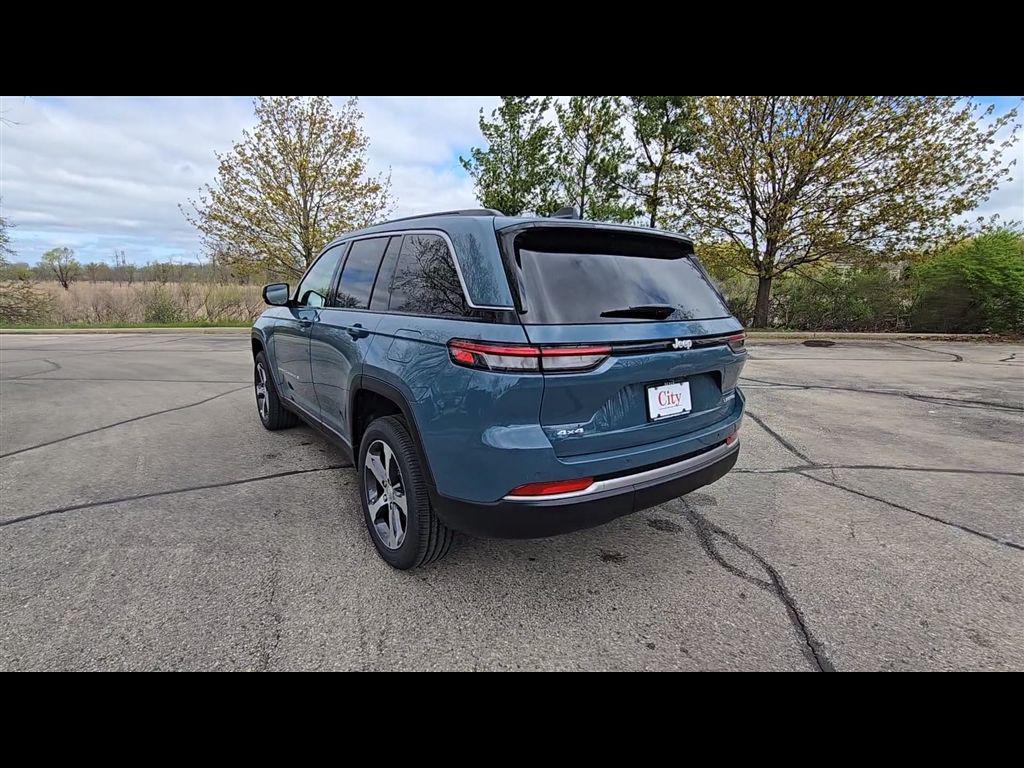new 2026 Jeep Grand Cherokee car, priced at $41,864