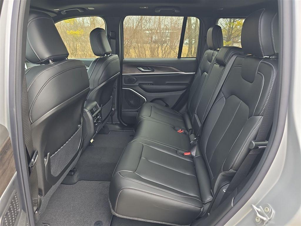 new 2026 Jeep Grand Cherokee car, priced at $43,340