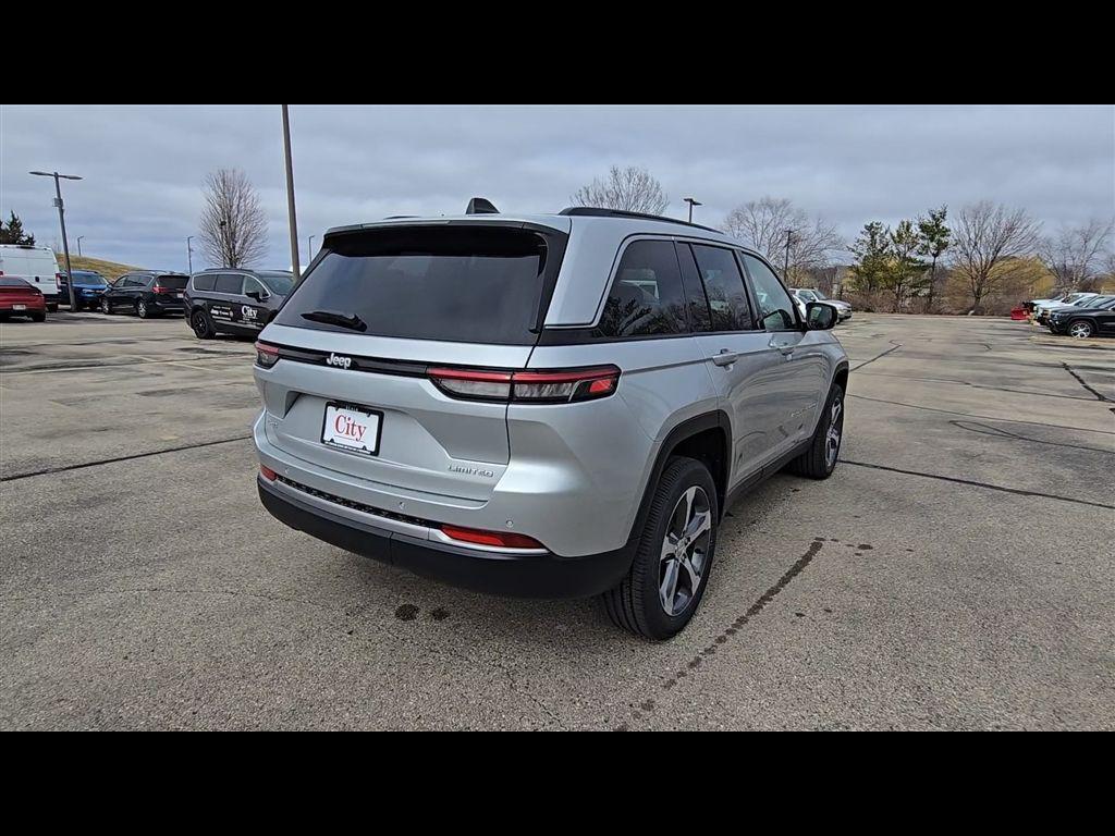 new 2026 Jeep Grand Cherokee car, priced at $43,340