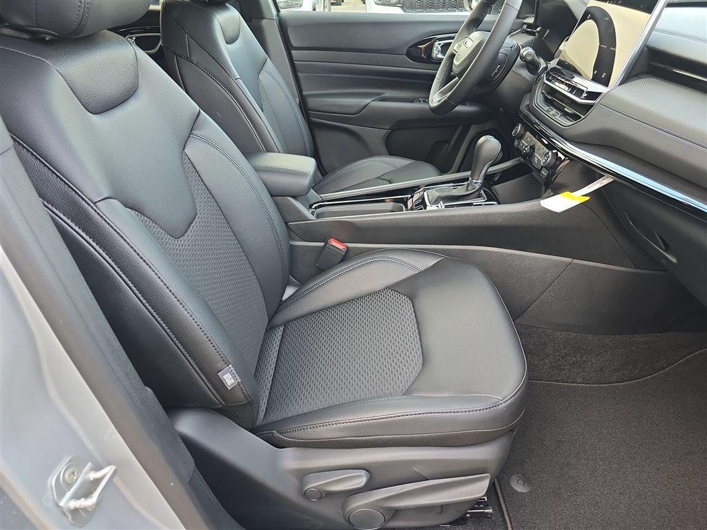 new 2026 Jeep Compass car, priced at $30,075