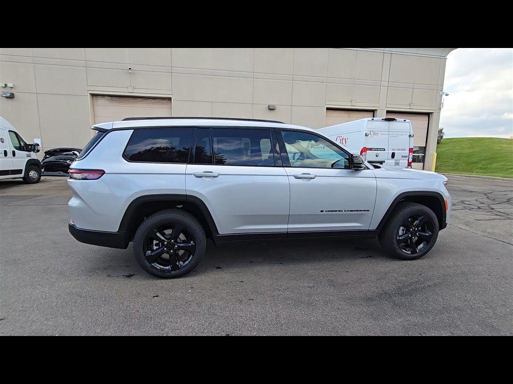 new 2025 Jeep Grand Cherokee L car, priced at $54,559