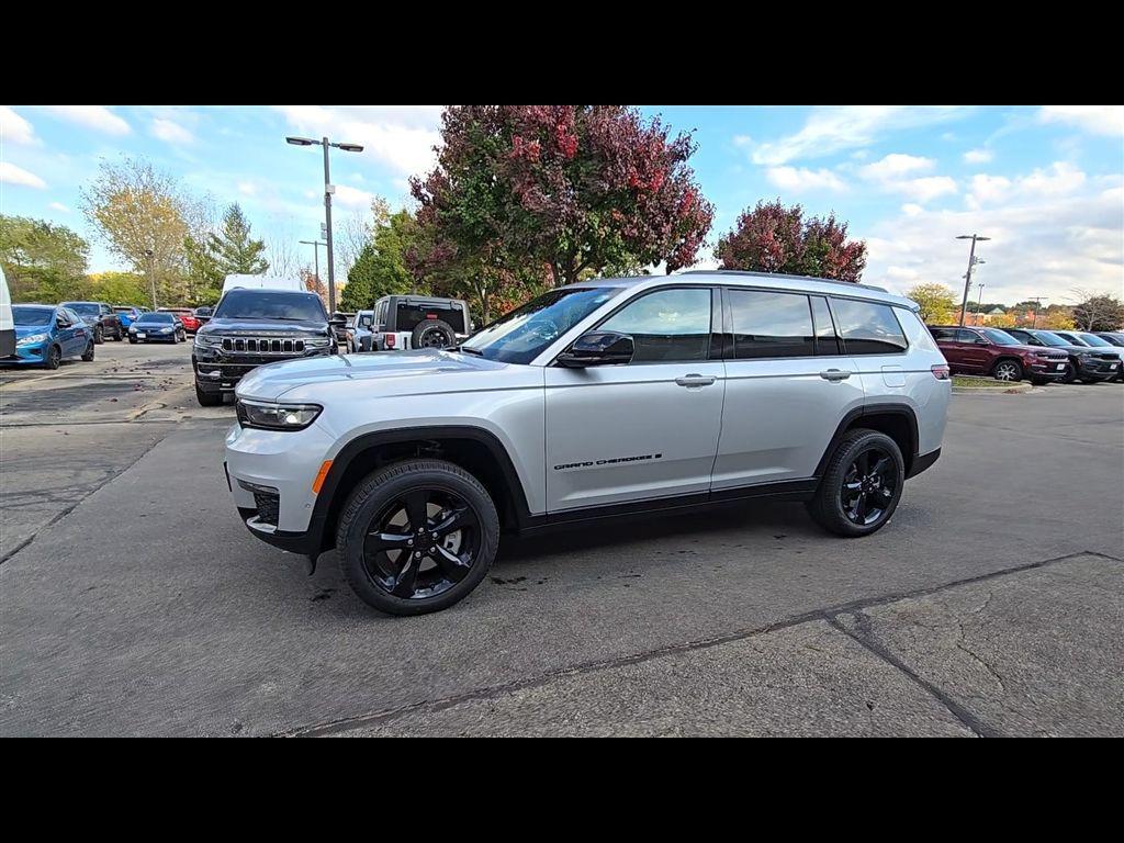 new 2025 Jeep Grand Cherokee L car, priced at $54,559