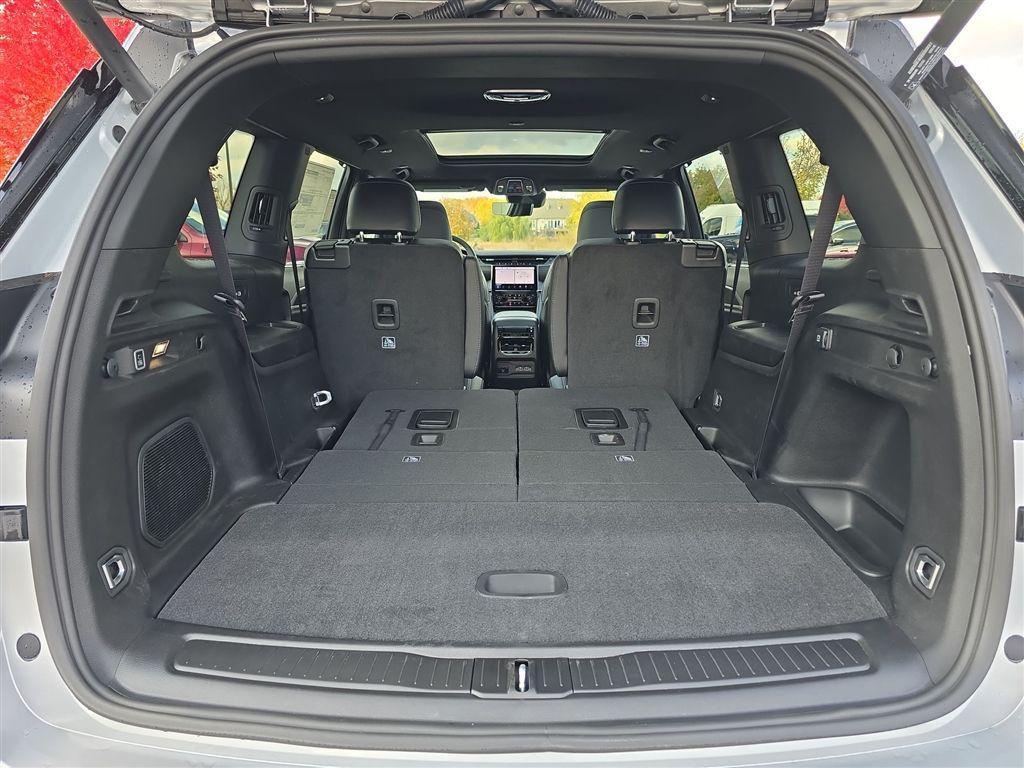 new 2025 Jeep Grand Cherokee L car, priced at $54,559