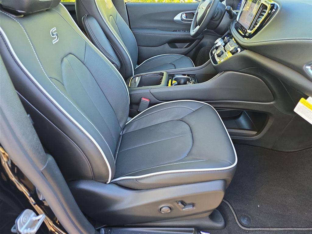 new 2026 Chrysler Pacifica car, priced at $50,220