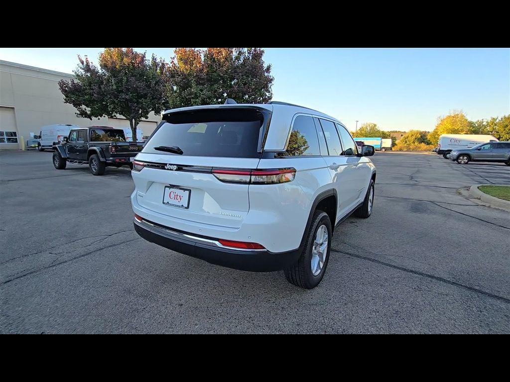 new 2025 Jeep Grand Cherokee car, priced at $38,919