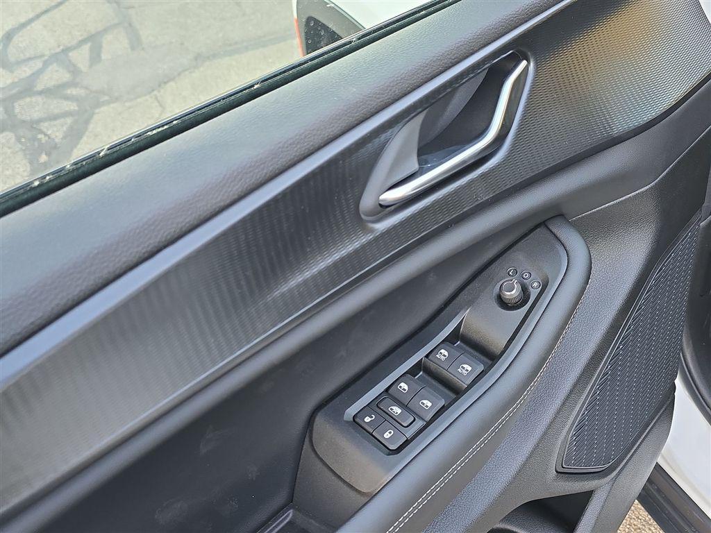 new 2025 Jeep Grand Cherokee car, priced at $38,919