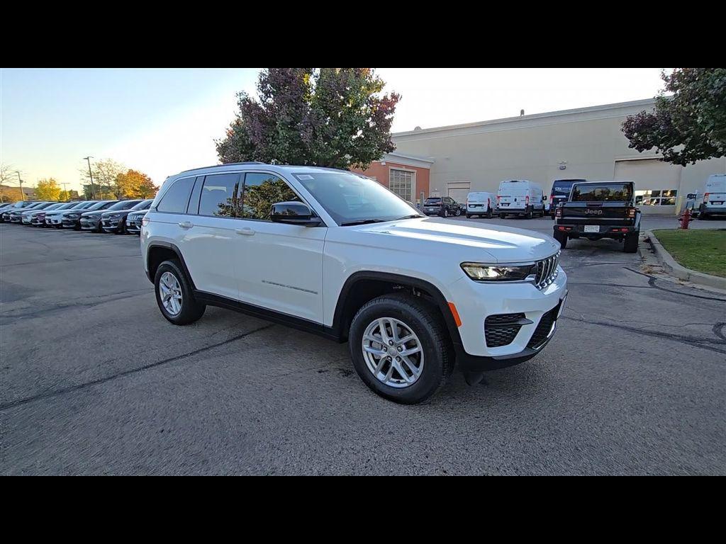 new 2025 Jeep Grand Cherokee car, priced at $38,919