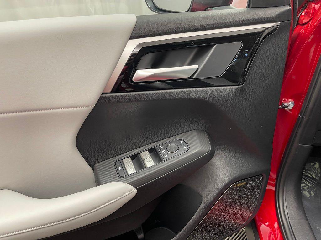 new 2025 Mitsubishi Outlander car, priced at $37,255