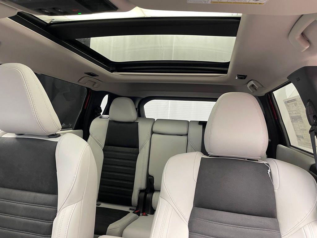 new 2025 Mitsubishi Outlander car, priced at $37,255