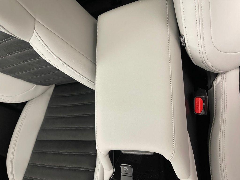 new 2025 Mitsubishi Outlander car, priced at $37,255