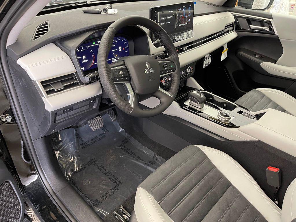 new 2025 Mitsubishi Outlander car, priced at $37,255