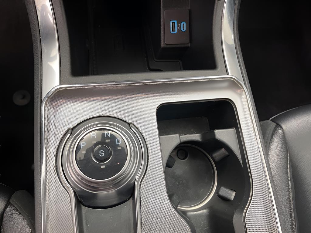 used 2024 Ford Edge car, priced at $24,985