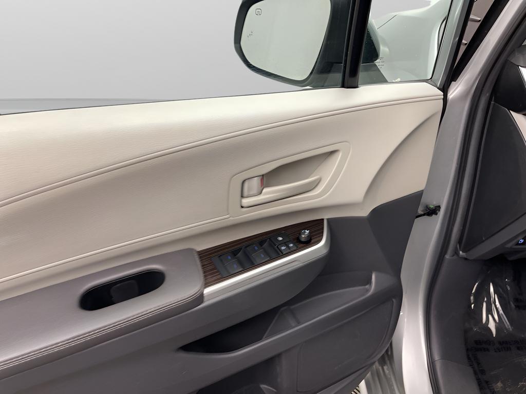 used 2024 Toyota Sienna car, priced at $36,395