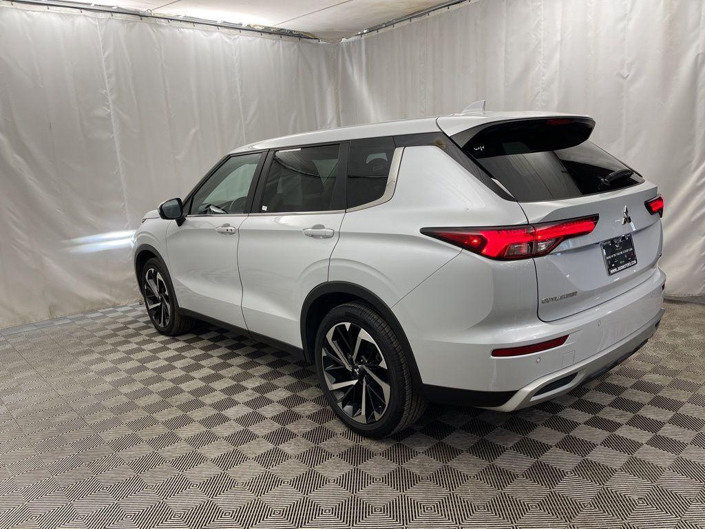 used 2024 Mitsubishi Outlander car, priced at $21,595