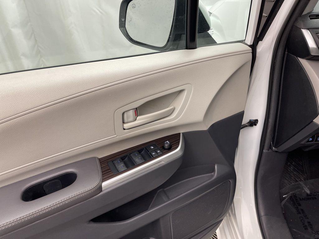 used 2024 Toyota Sienna car, priced at $35,295
