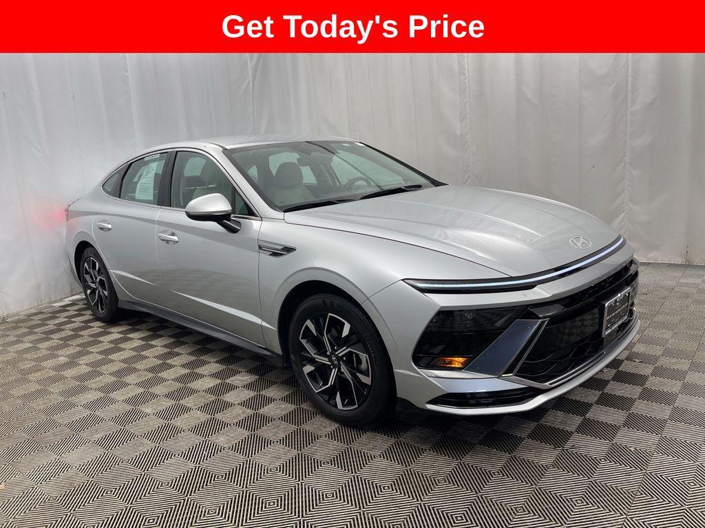 used 2025 Hyundai Sonata car, priced at $21,095
