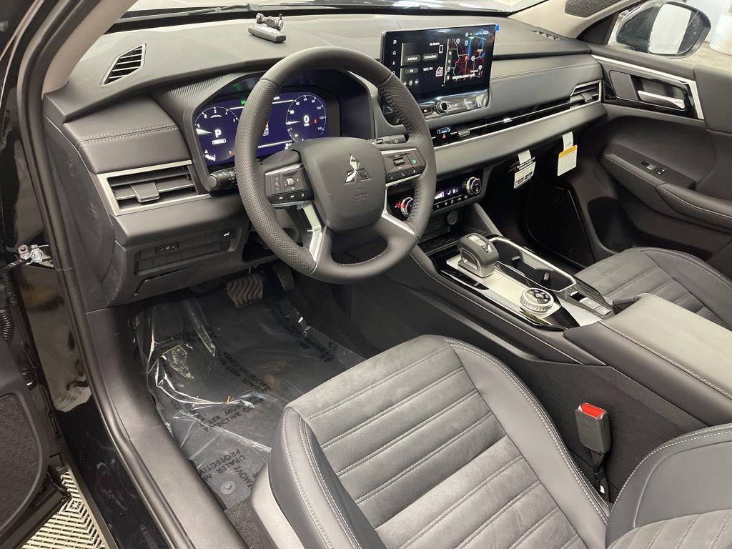 new 2025 Mitsubishi Outlander car, priced at $36,660