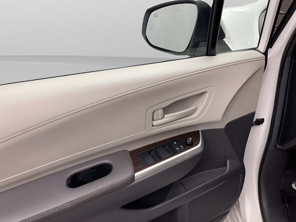 used 2024 Toyota Sienna car, priced at $35,985