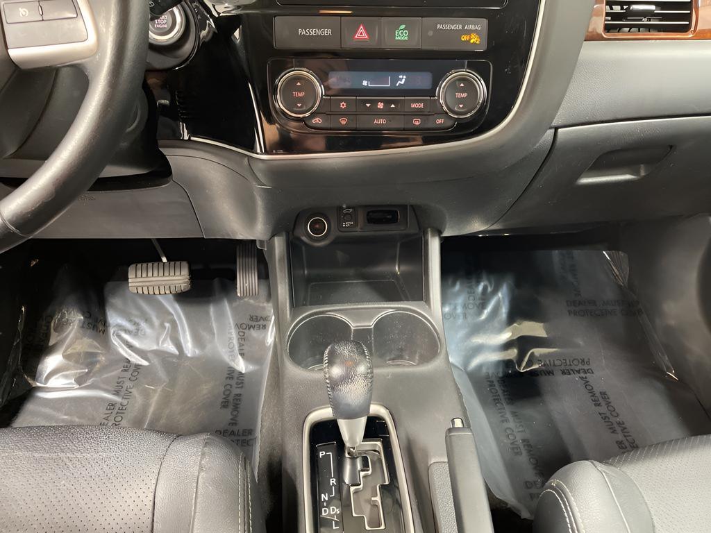 used 2015 Mitsubishi Outlander car, priced at $9,895