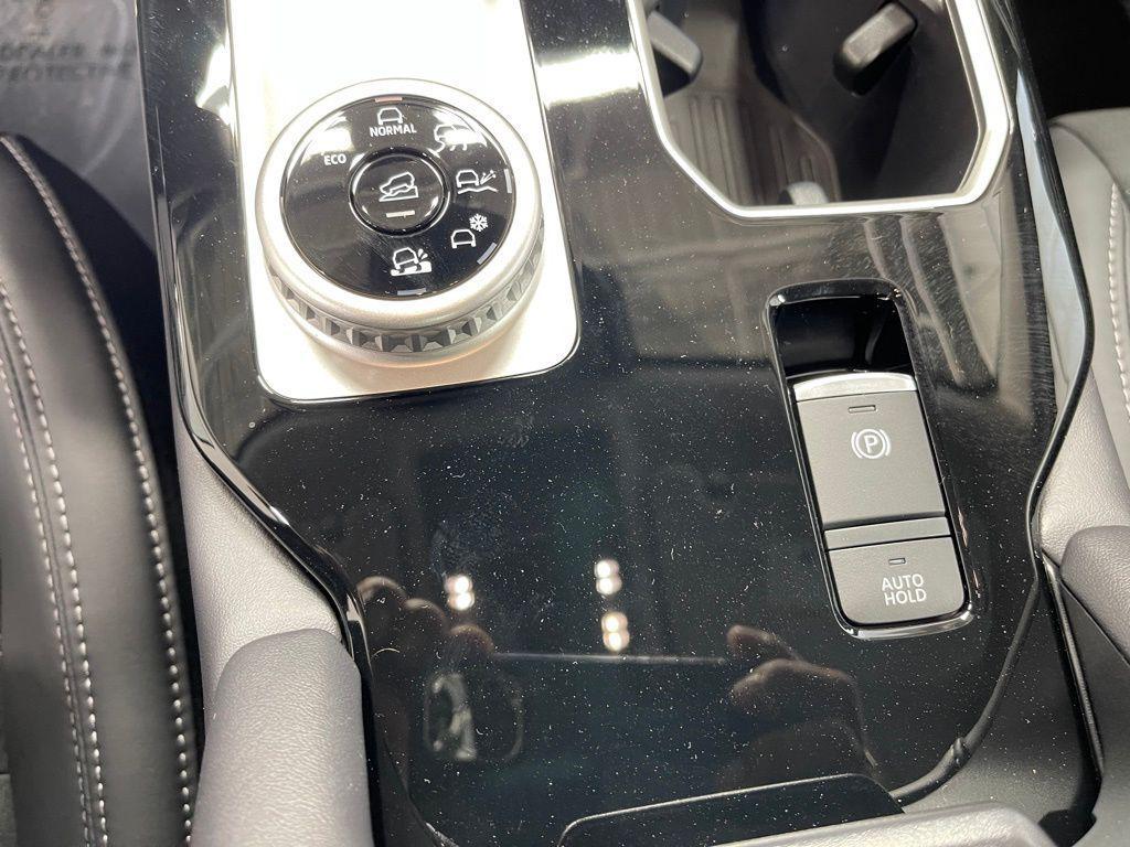 new 2025 Mitsubishi Outlander car, priced at $36,750