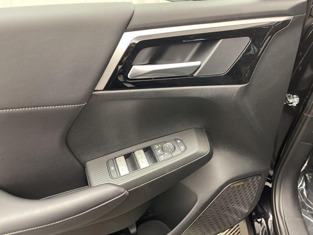 new 2025 Mitsubishi Outlander car, priced at $36,660