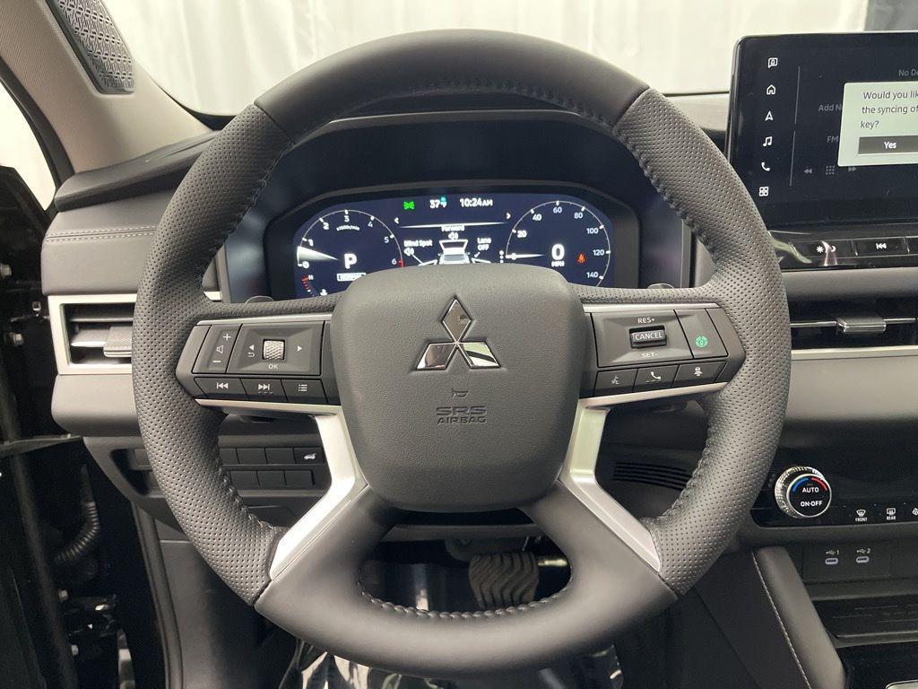 new 2025 Mitsubishi Outlander car, priced at $36,660