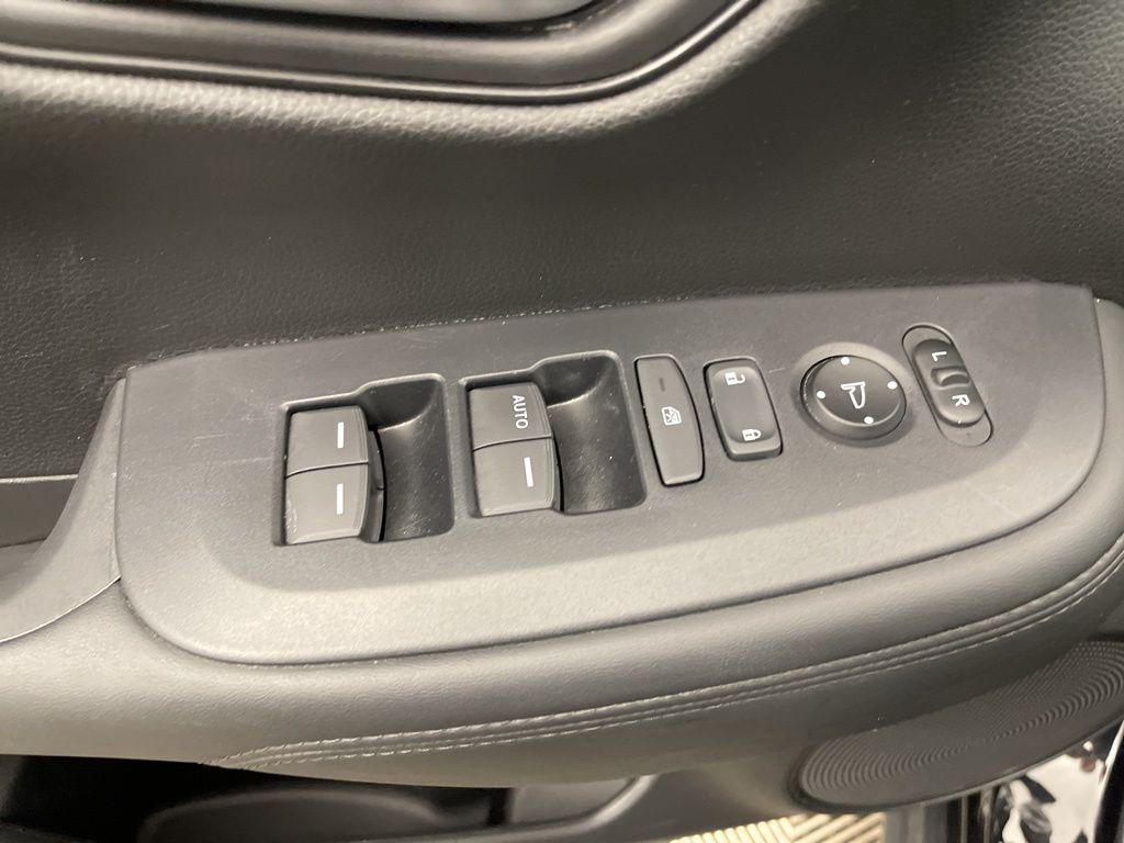 used 2025 Honda HR-V car