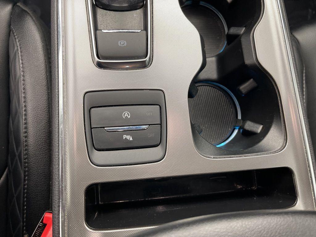 used 2024 Ford Edge car, priced at $23,895