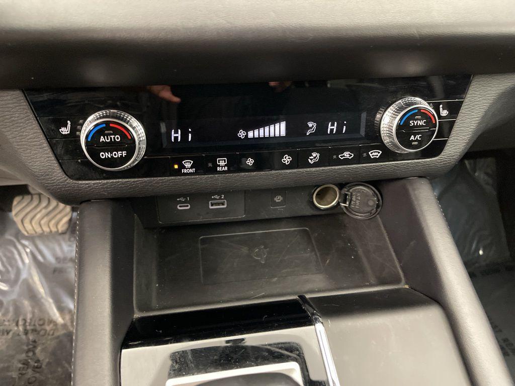 used 2024 Mitsubishi Outlander car, priced at $23,985