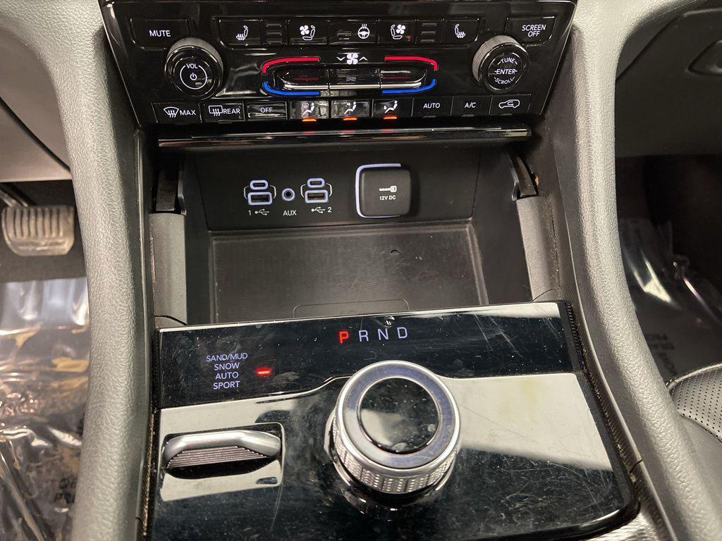 used 2024 Jeep Grand Cherokee L car, priced at $27,395