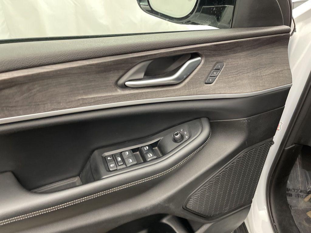 used 2024 Jeep Grand Cherokee L car, priced at $27,395