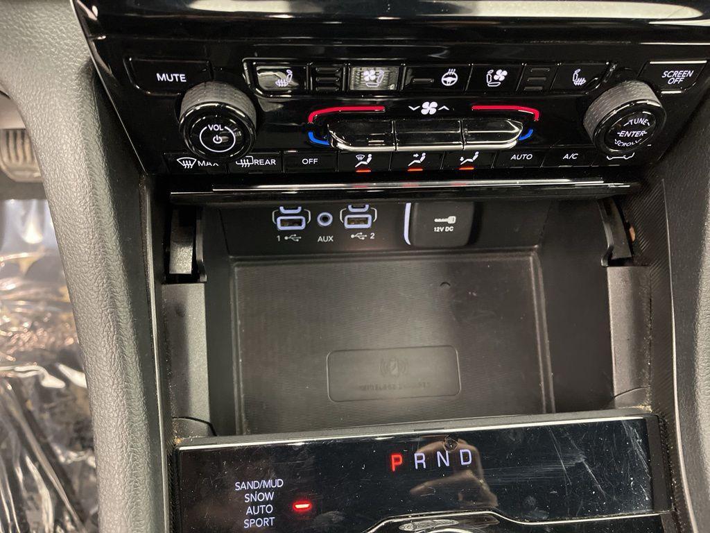 used 2024 Jeep Grand Cherokee L car, priced at $27,395