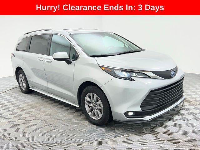 used 2025 Toyota Sienna car, priced at $41,295