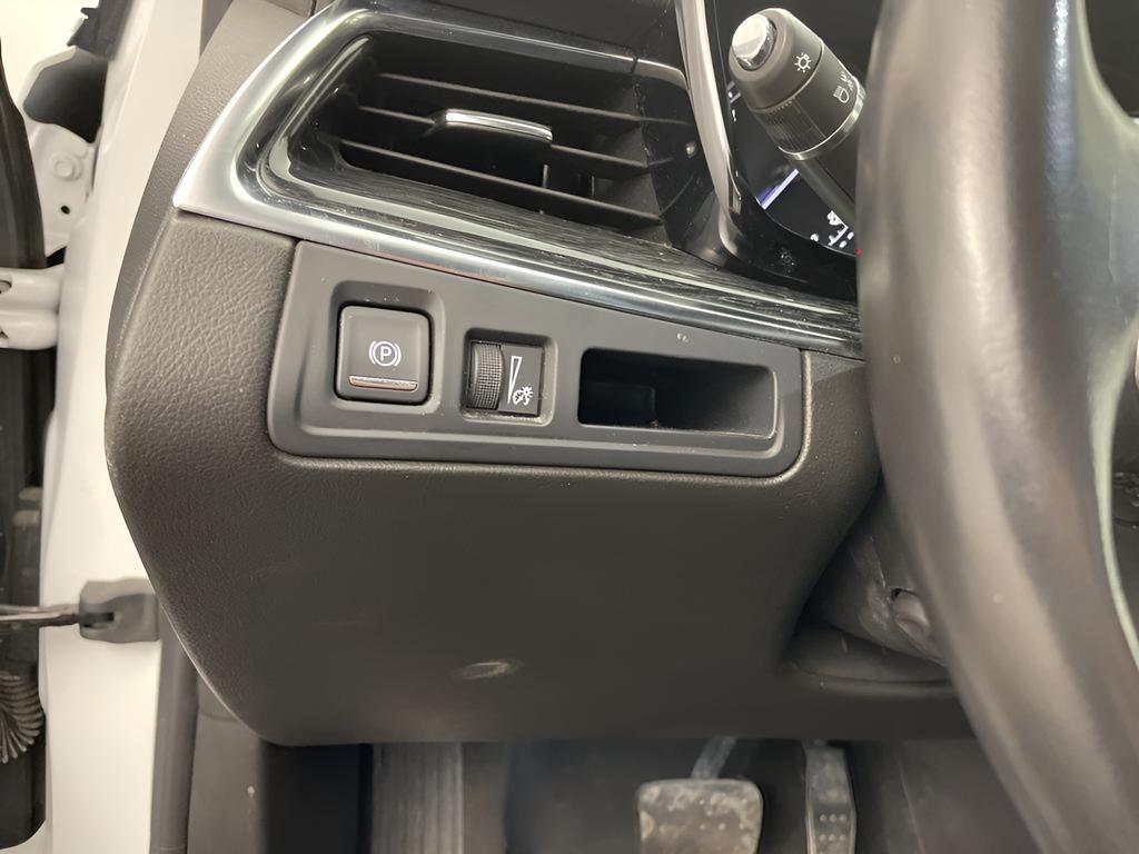 used 2023 Cadillac XT5 car, priced at $27,395