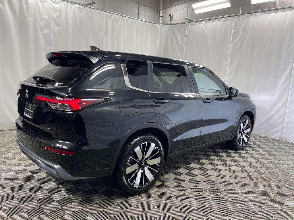 new 2025 Mitsubishi Outlander car, priced at $36,795