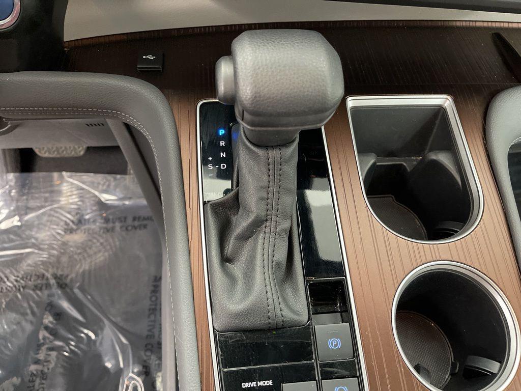 used 2024 Toyota Sienna car, priced at $36,395