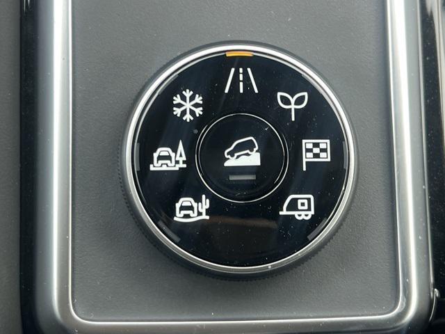 new 2025 Nissan Pathfinder car, priced at $44,173