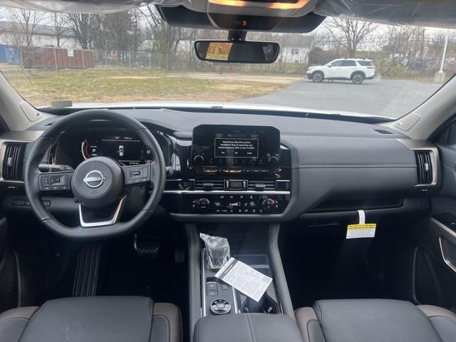 new 2025 Nissan Pathfinder car, priced at $44,173