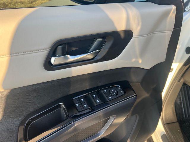 used 2022 Nissan Pathfinder car, priced at $28,000